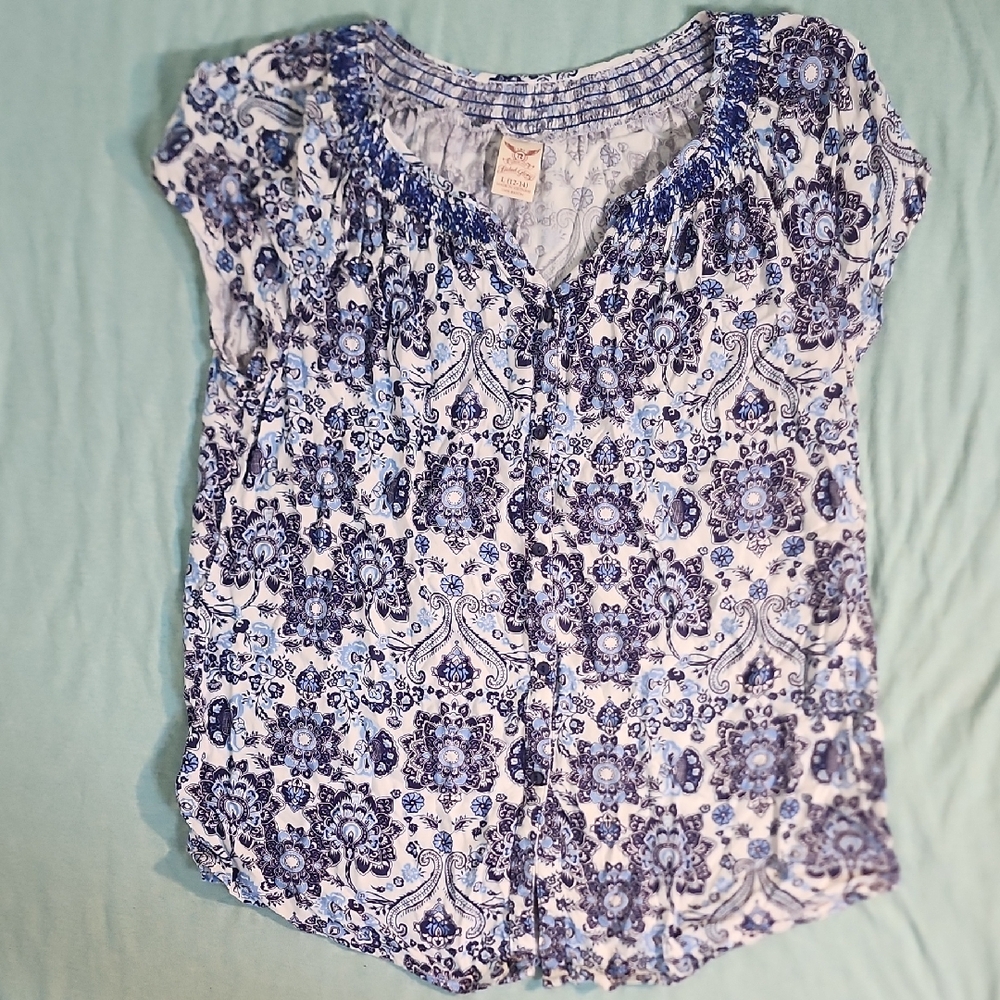 Faded Glory Blue and White Patterned Blouse
